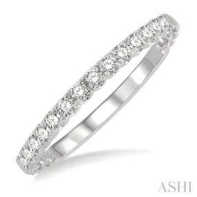 1/4 ctw Lattice Round Cut Diamond Wedding Band in 14K White Gold