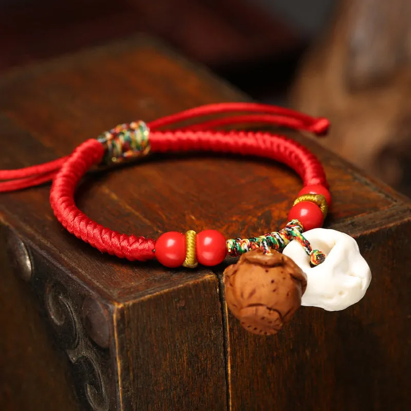 Baby Baby Red Rope Walnut Carved Cabas Pig Auditory ossicle Bracelet Red Rope Bracelet