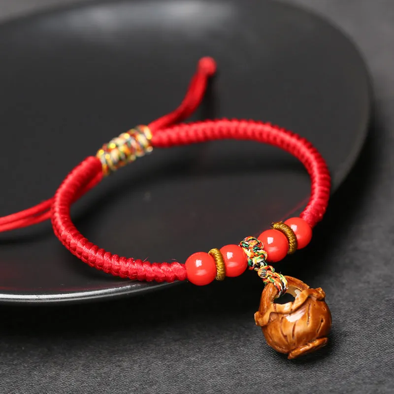 Baby Baby Red Rope Walnut Carved Cabas Pig Auditory ossicle Bracelet Red Rope Bracelet