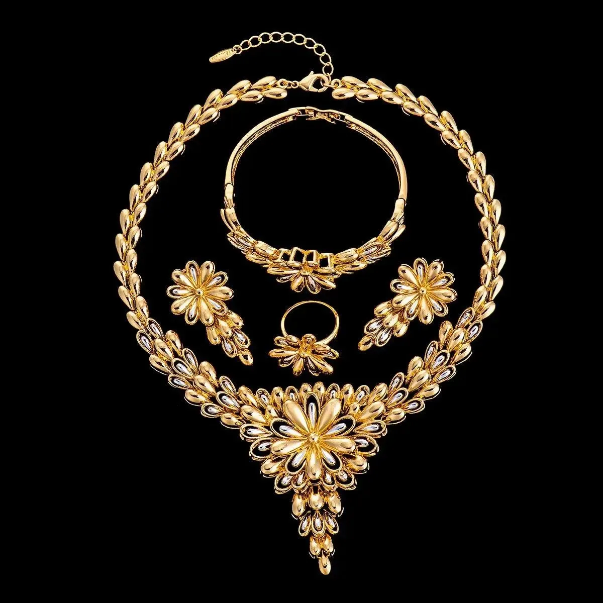 Flowery Design Gold Plated Beautiful Necklace Jewellery Complete Set Great as Gift