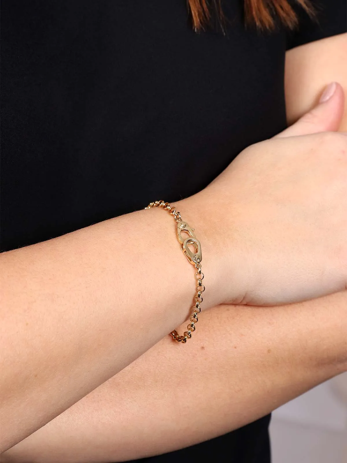 Medium Belcher Sister Hook Yellow Gold Bracelet