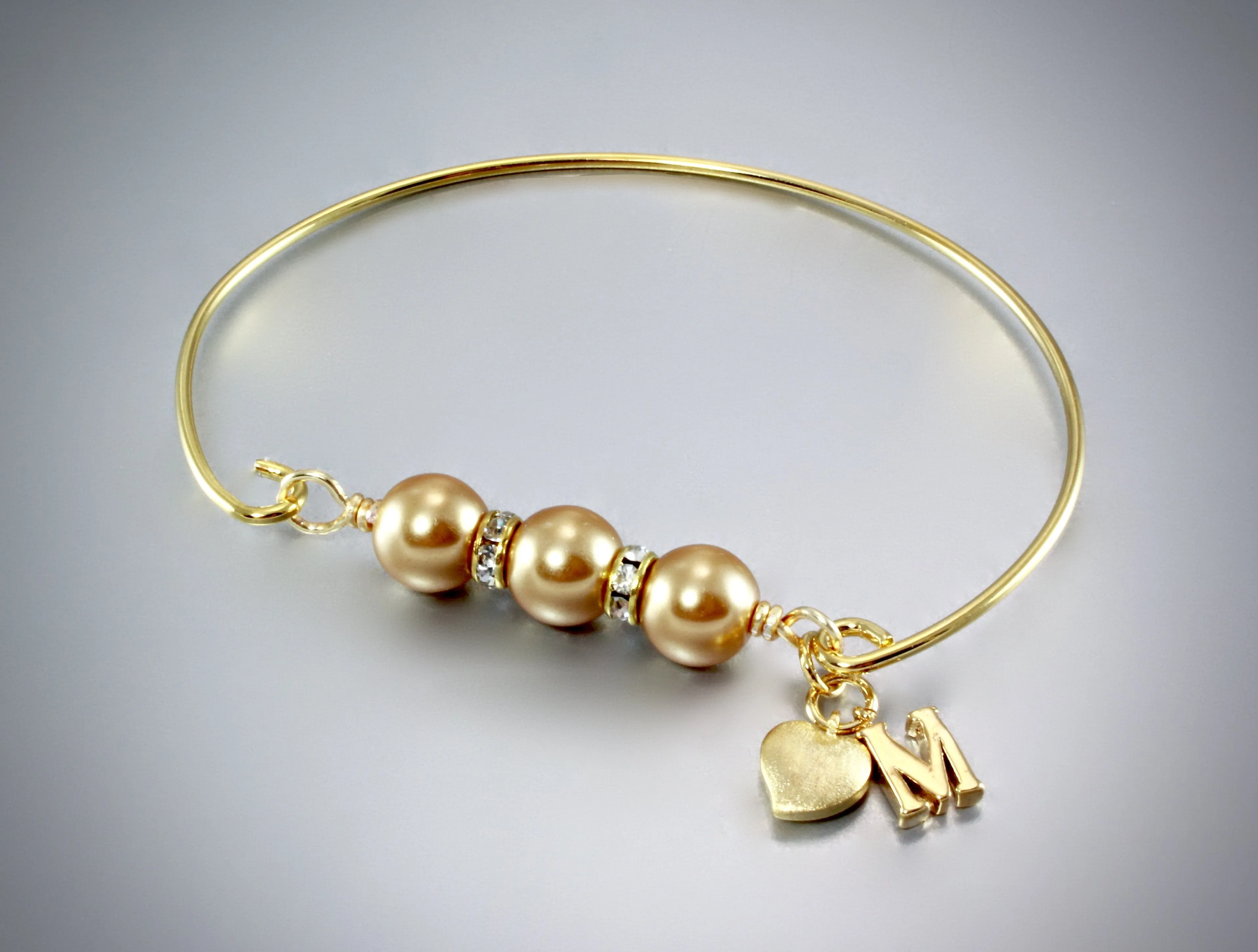 "Brittany" - Personalized Pearl Bridesmaids Bracelet - More Colors Available