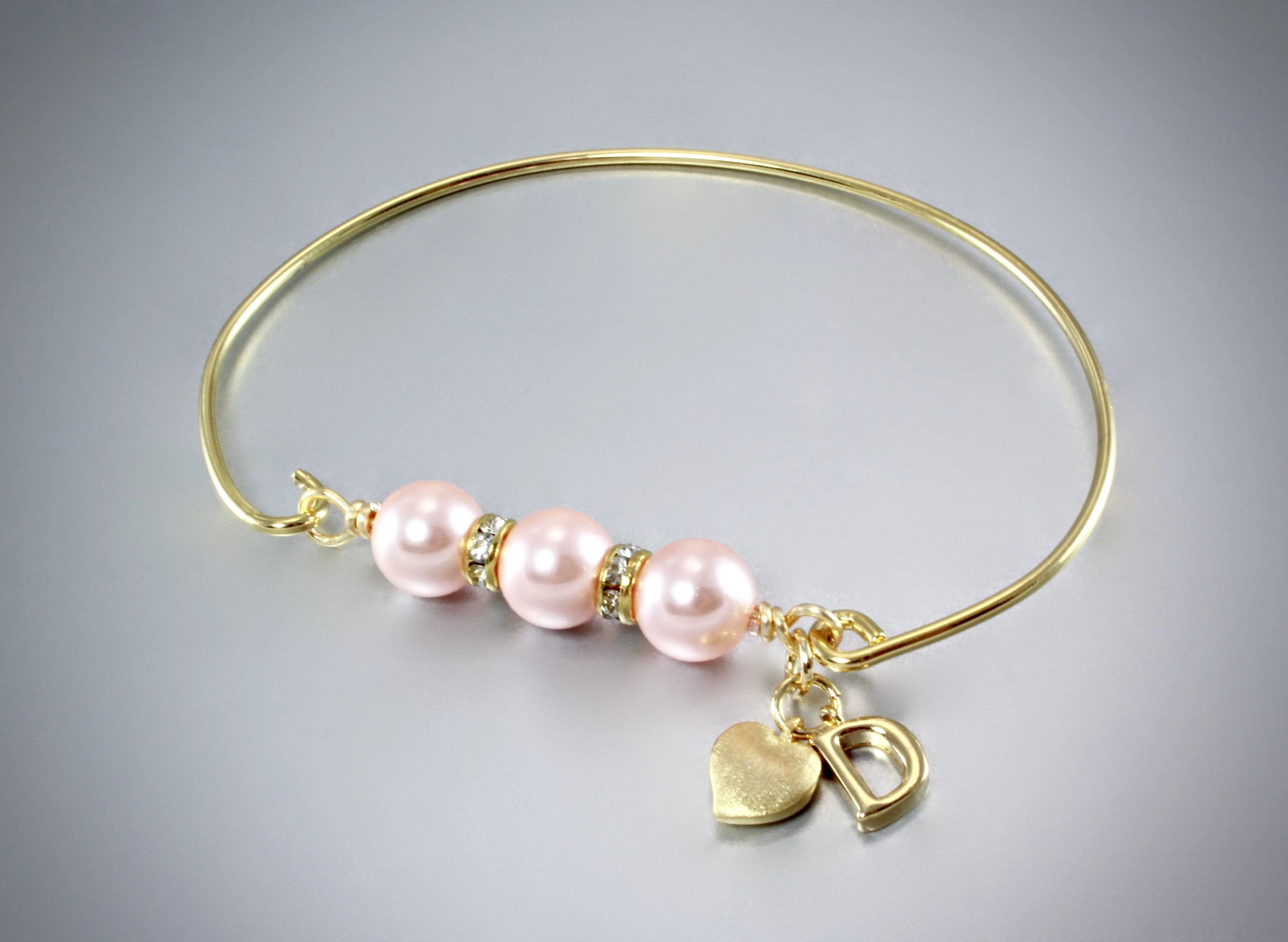 "Brittany" - Personalized Pearl Bridesmaids Bracelet - More Colors Available