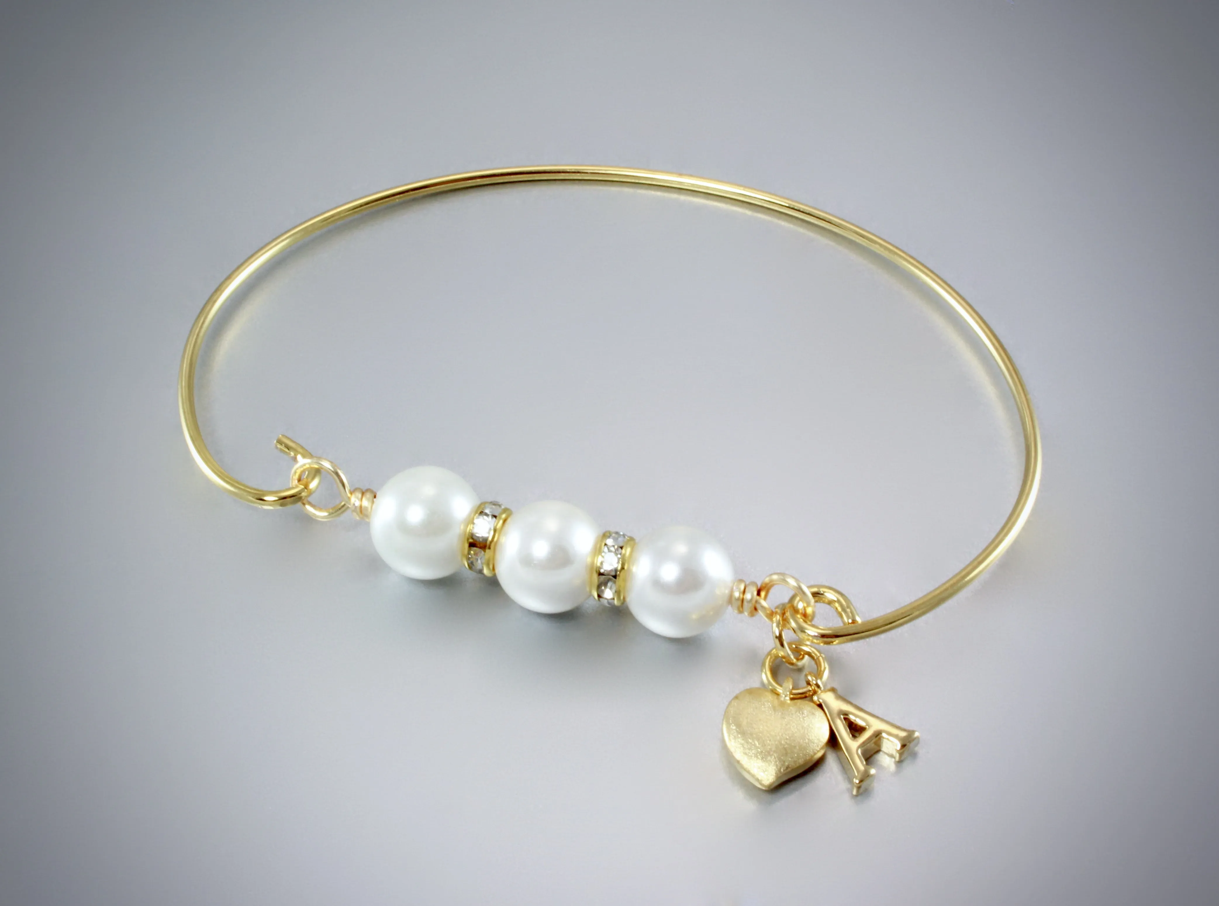 "Brittany" - Personalized Pearl Bridesmaids Bracelet - More Colors Available