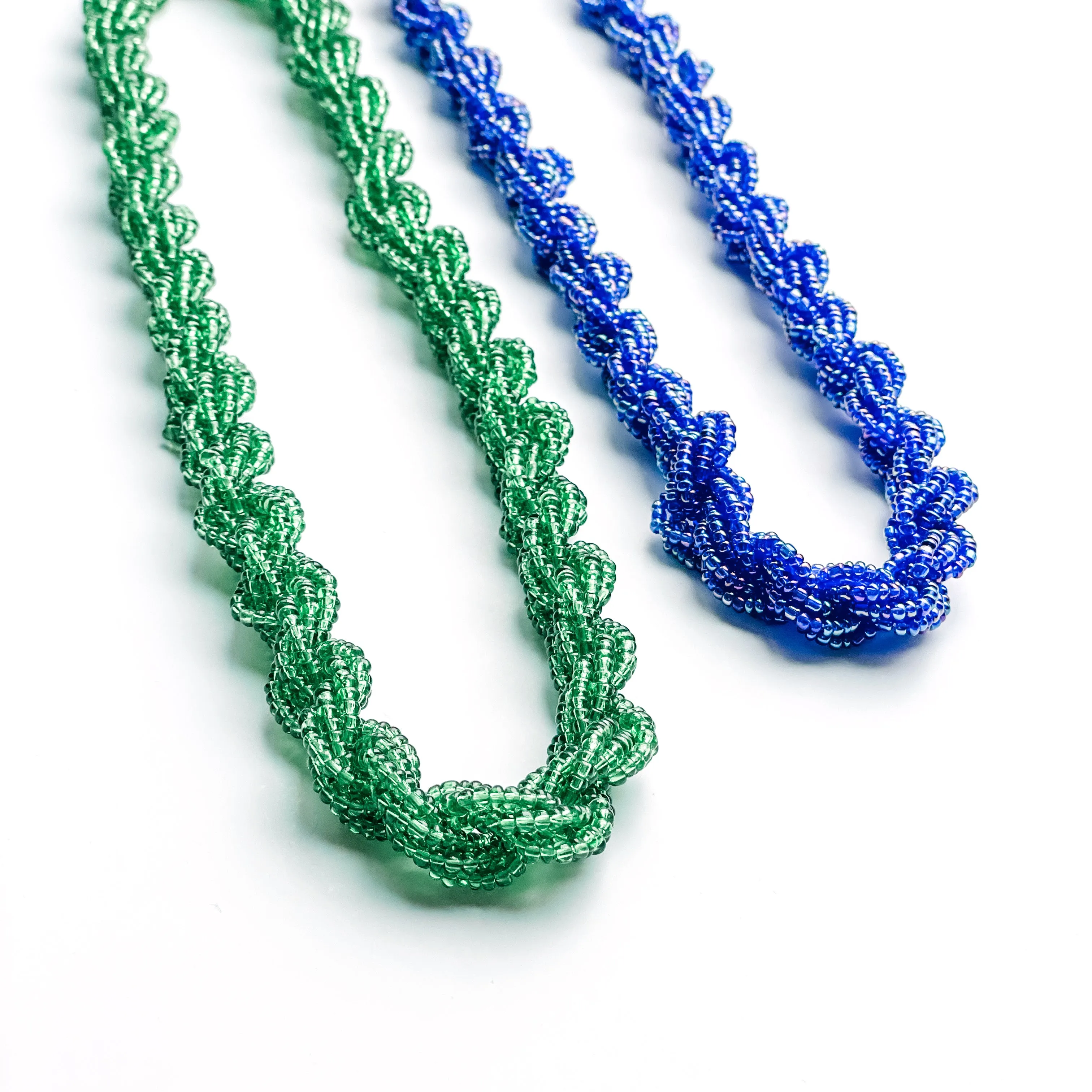 Shiny Twisted Bead Necklace