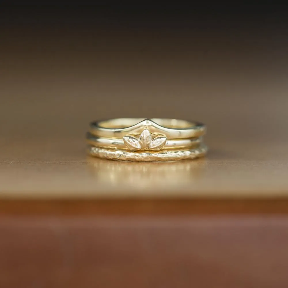 Three Leaves Wedding Band